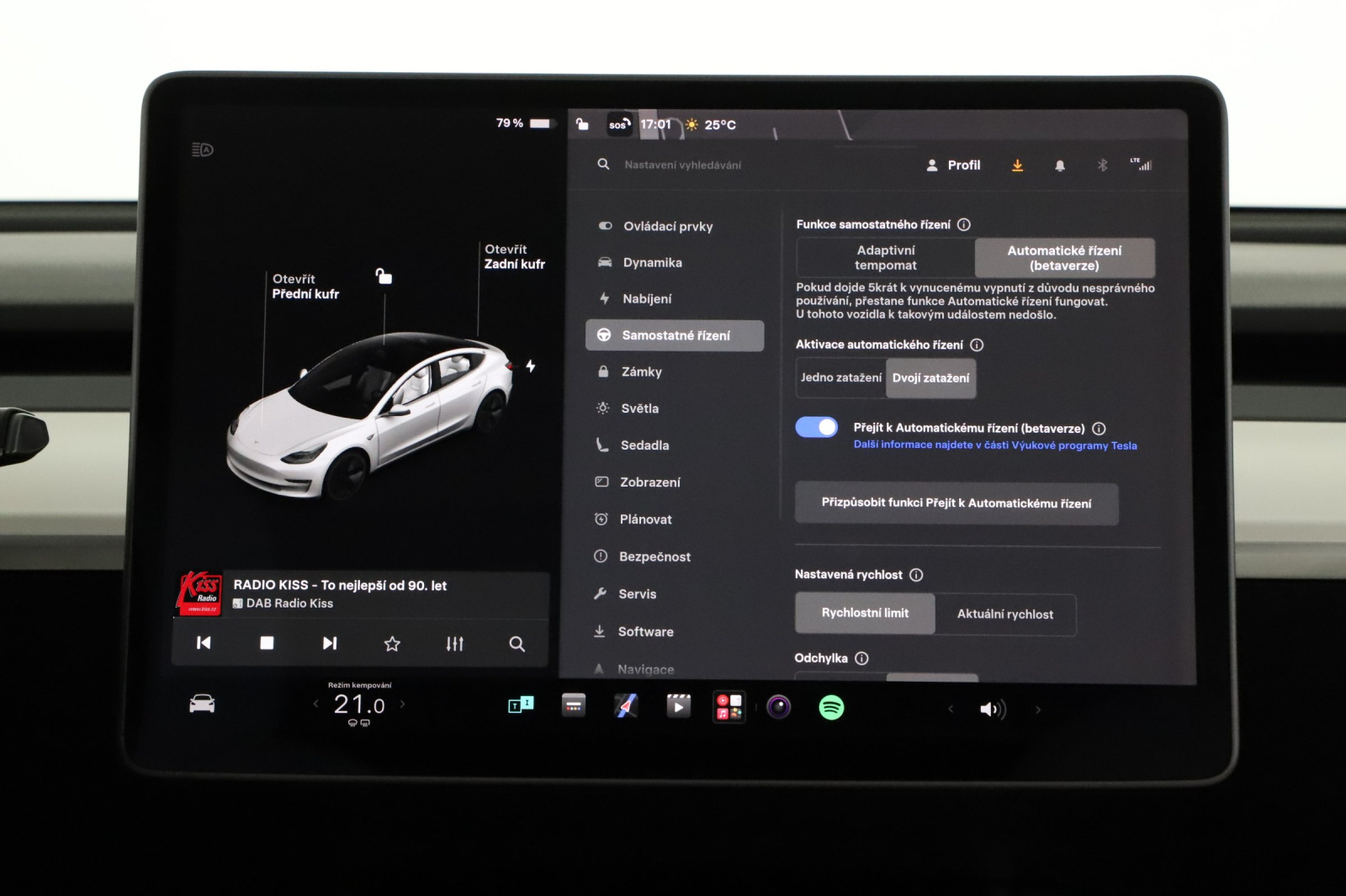 Tesla Model 3 Long Range AWD – fotografie 25