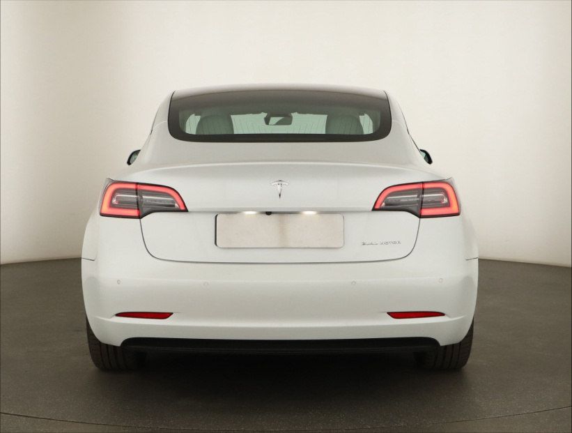 Tesla Model 3, 2020