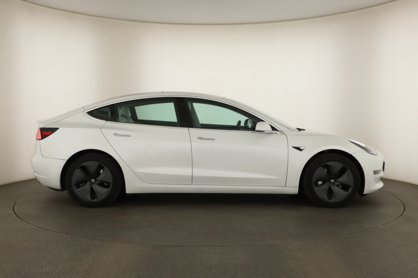 Tesla Model 3, 2020