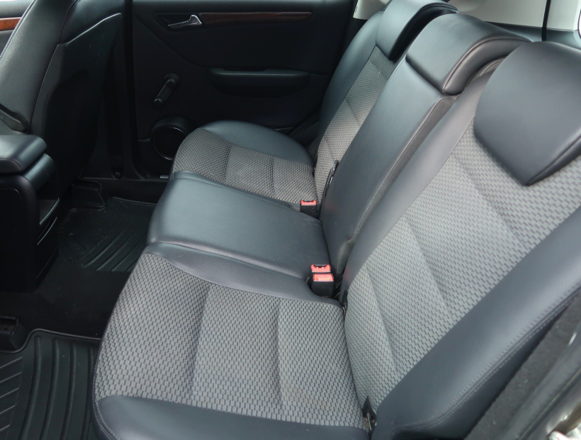 Mercedes-Benz A, 2011