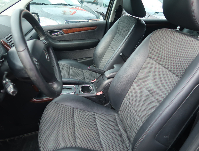 Mercedes-Benz A, 2011