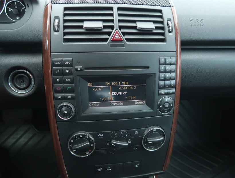 Mercedes-Benz A, 2011