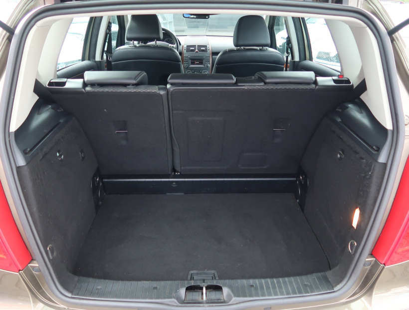 Mercedes-Benz A, 2011
