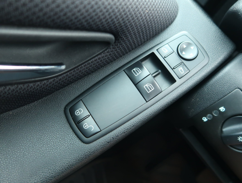 Mercedes-Benz A, 2011