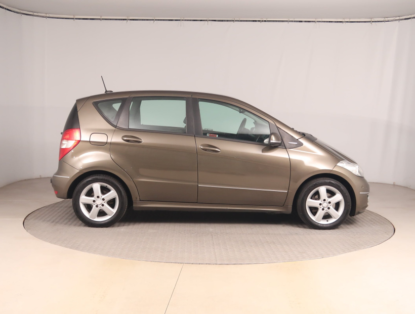 Mercedes-Benz A, 2011