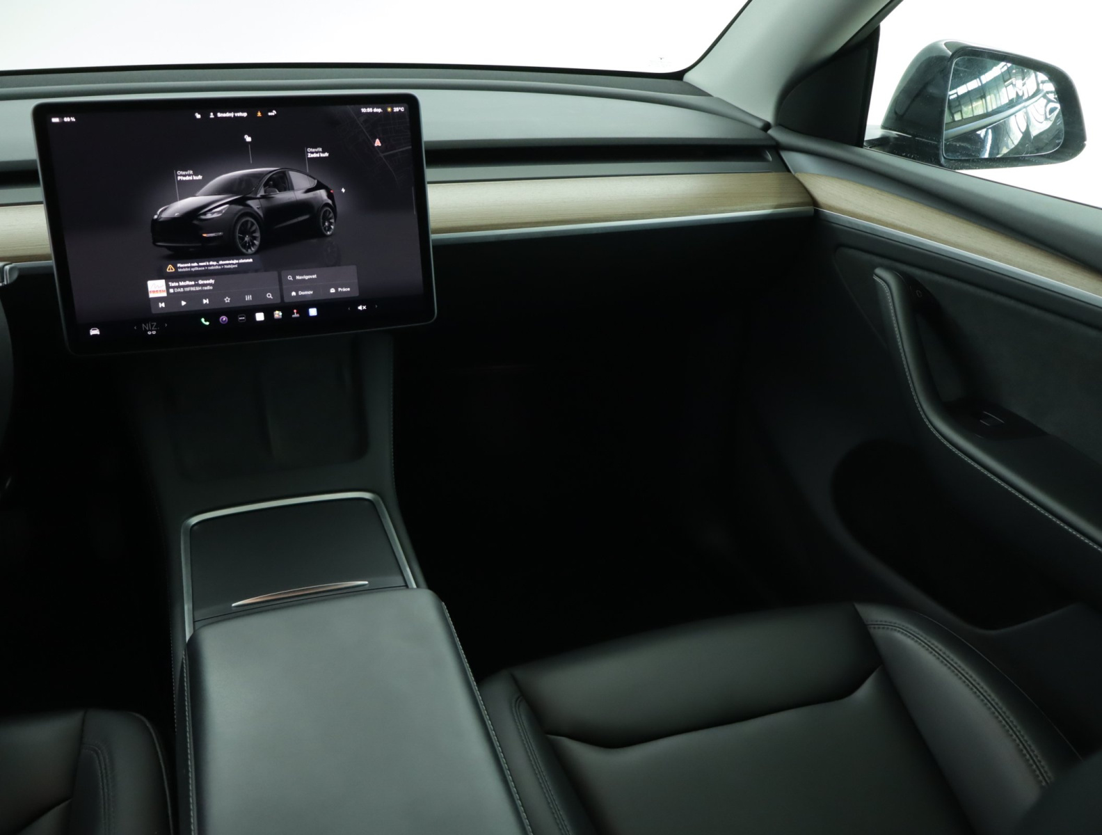 Tesla Model Y Long Range AWD – fotografie 11
