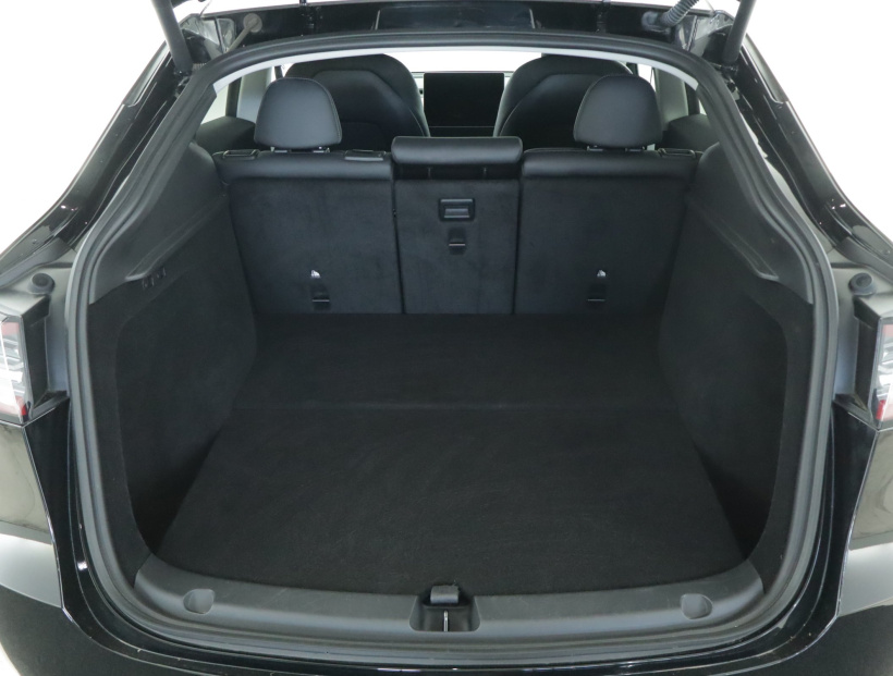 Tesla Model Y, 2023