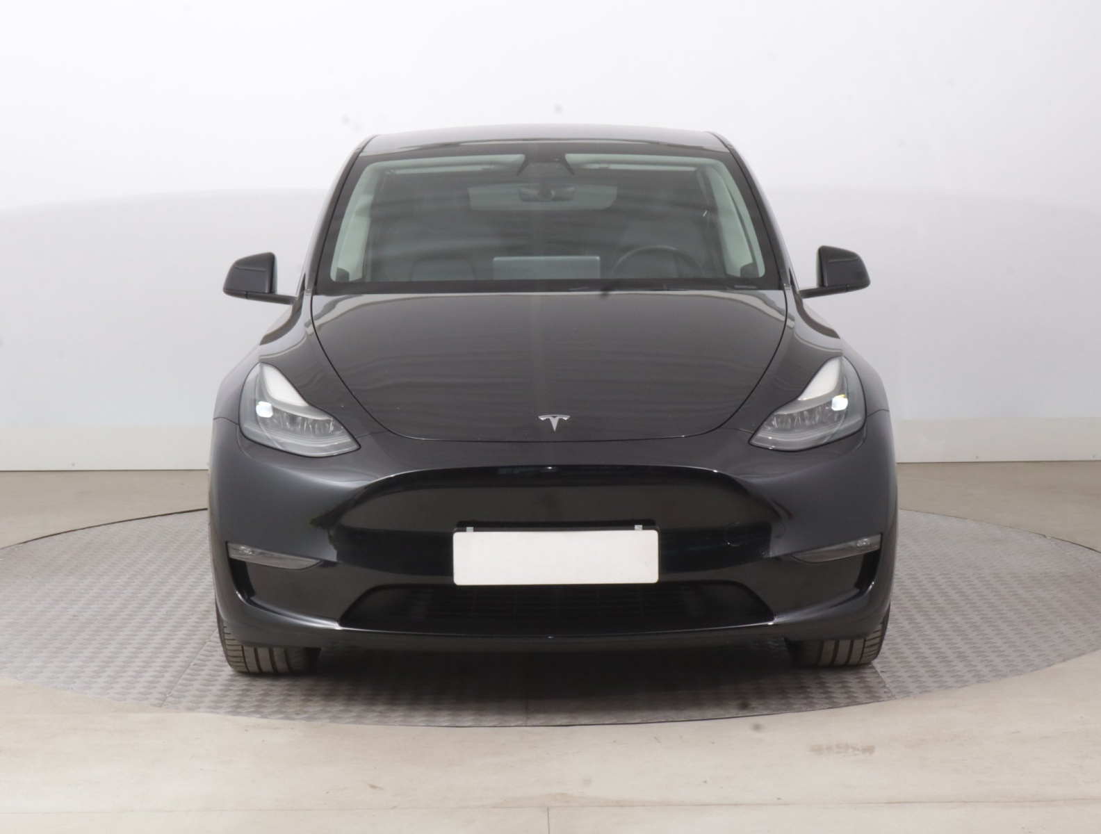 Tesla Model Y Long Range AWD – fotografie 2