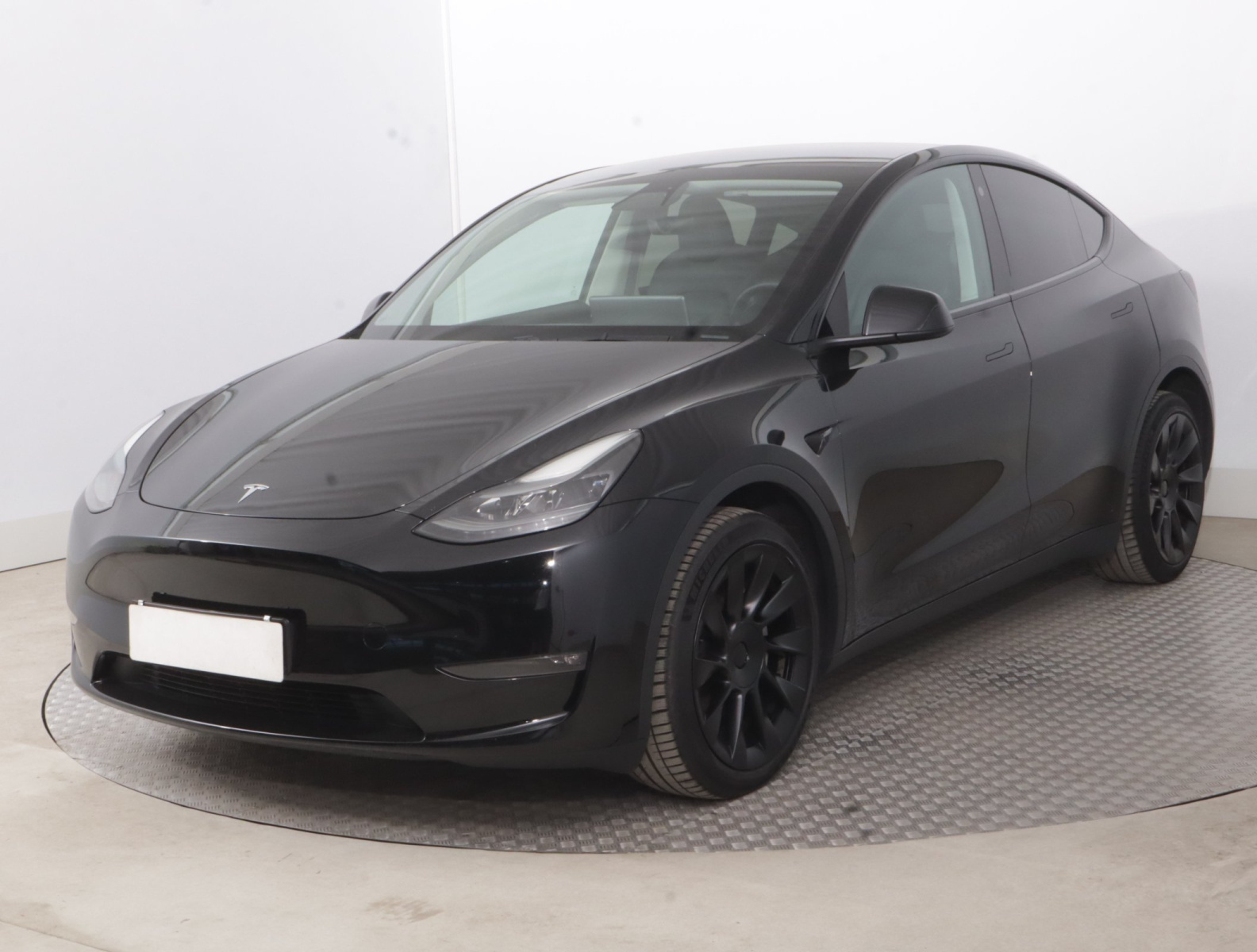 Tesla Model Y Long Range AWD – fotografie 3
