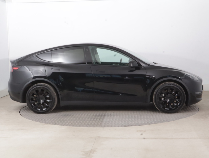 Tesla Model Y, 2023