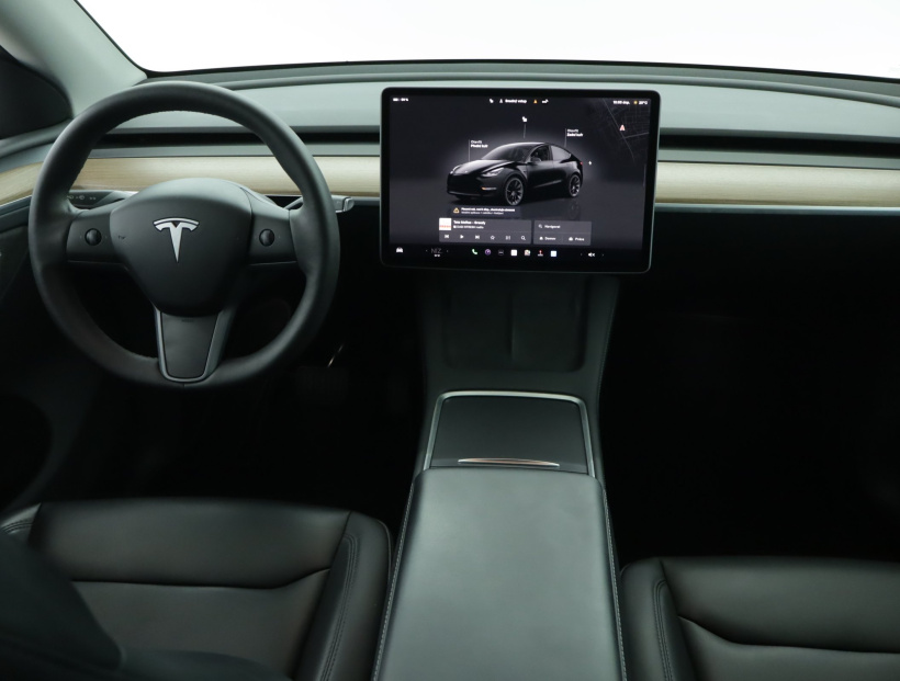 Tesla Model Y, 2023