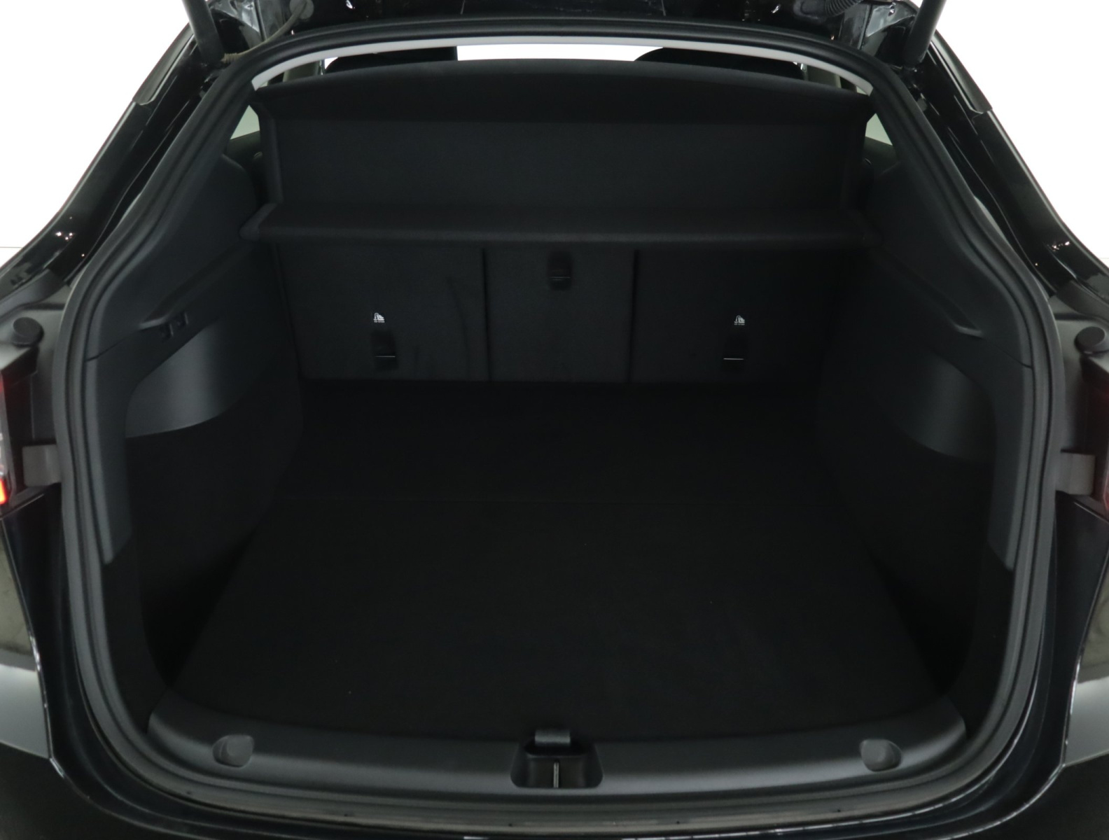 Tesla Model Y Long Range AWD – fotografie 20