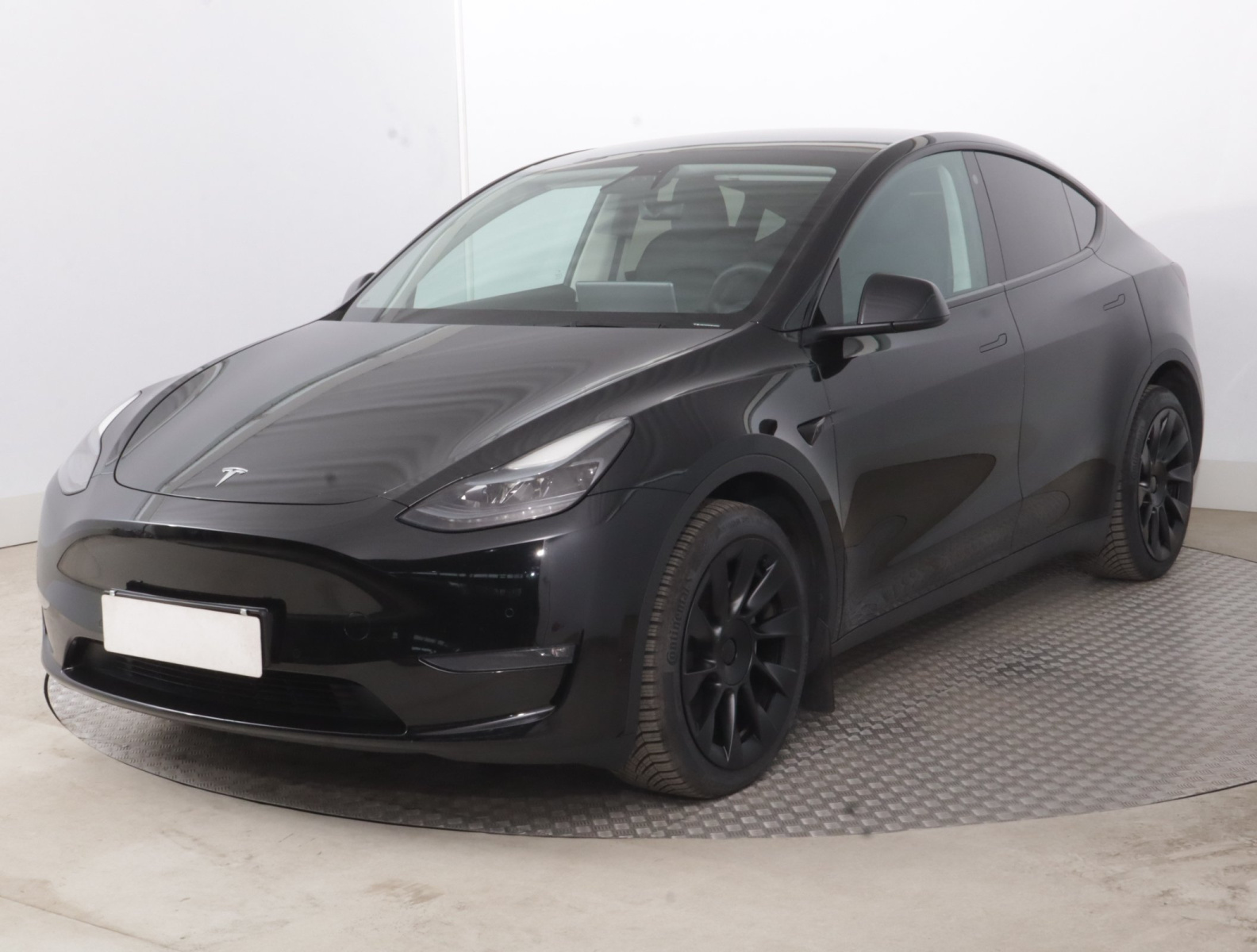 Tesla Model Y Long Range AWD – fotografie 3