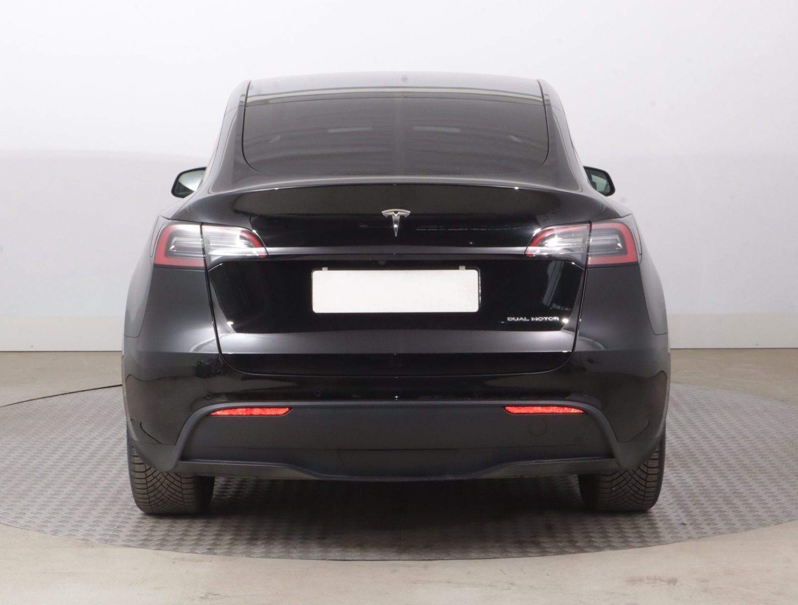 Tesla Model Y Long Range AWD – fotografie 6