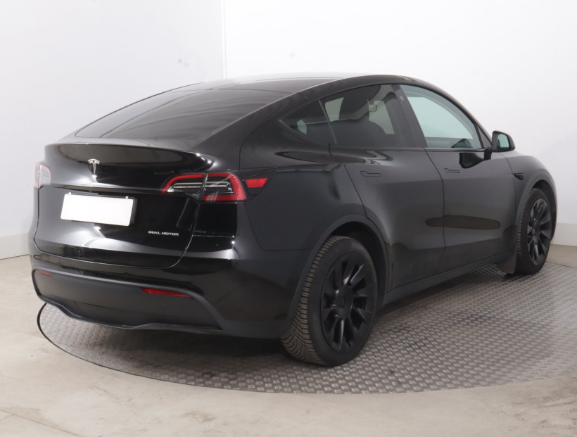 Tesla Model Y, 2022