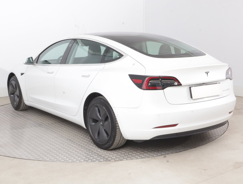 Tesla Model 3, 2019