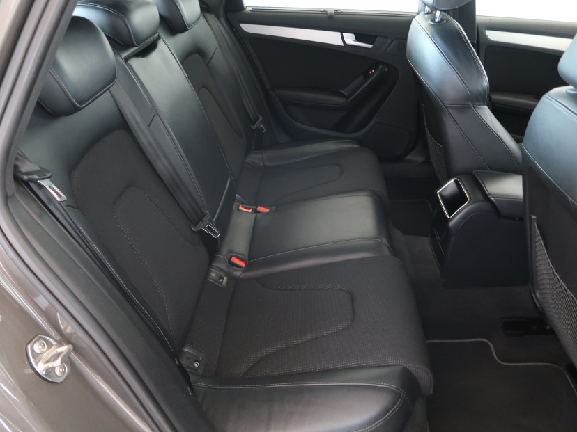 Audi A4, 2015