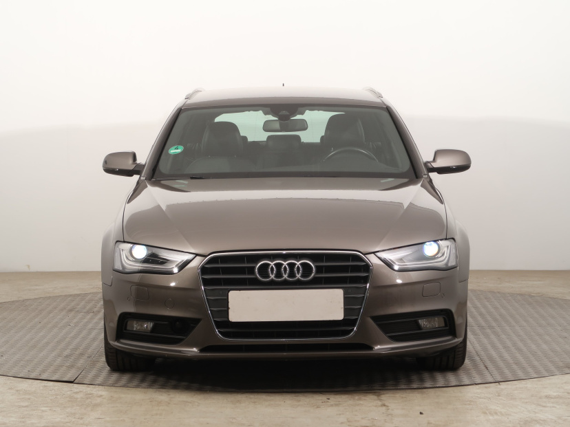 Audi A4, 2015