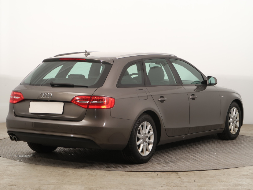 Audi A4, 2015