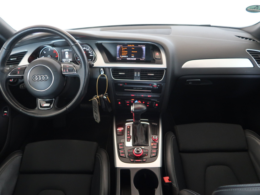 Audi A4, 2015