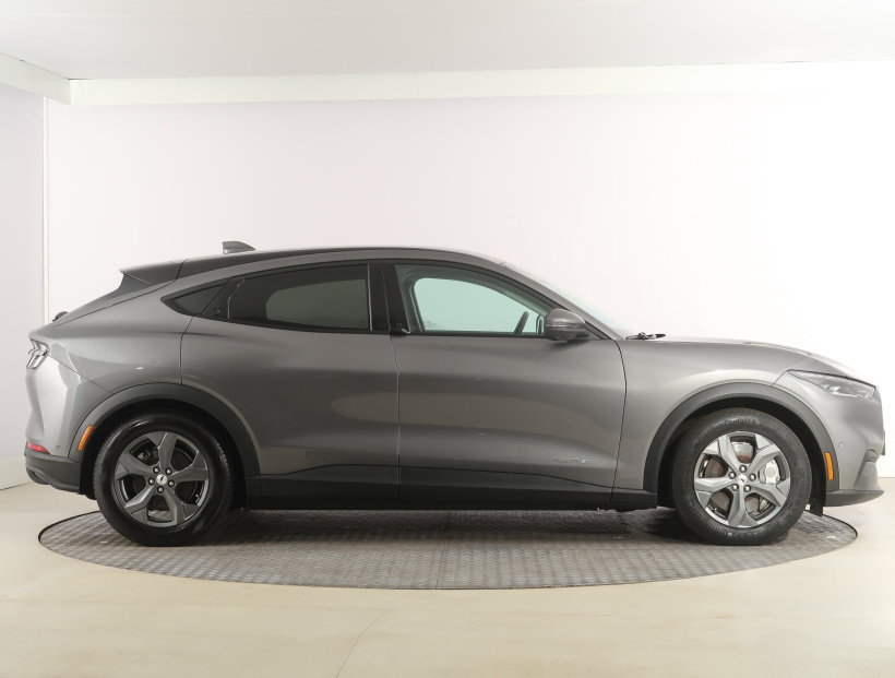 Ford Mustang Mach-E, 2021