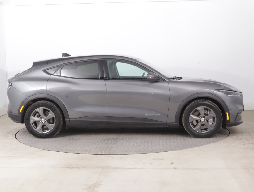 Ford Mustang Mach-E, 2021
