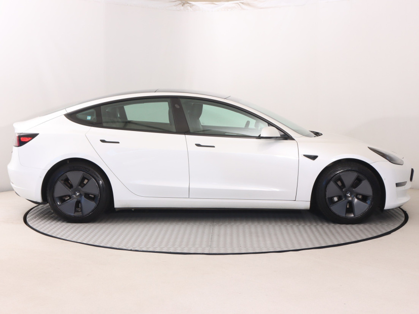 Tesla Model 3, 2021