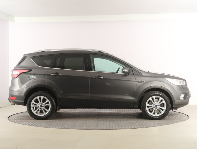 Ford Kuga, 2017