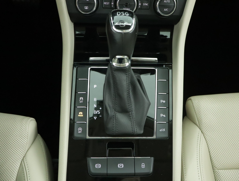Škoda Superb, 2015