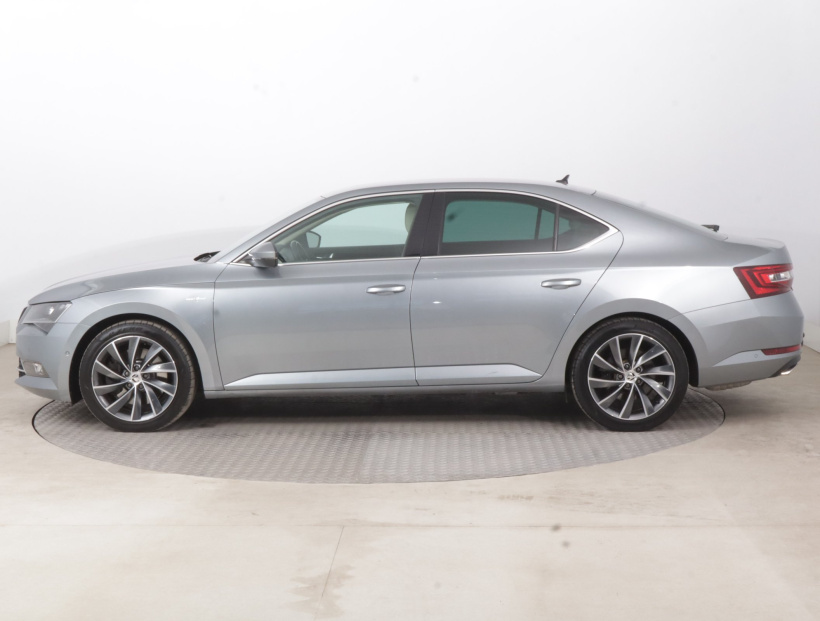Škoda Superb, 2015