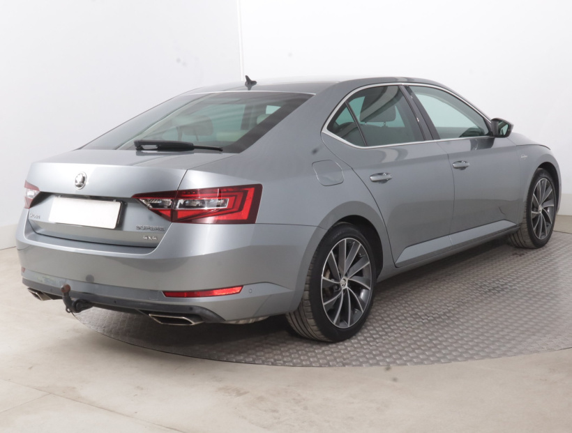 Škoda Superb, 2015