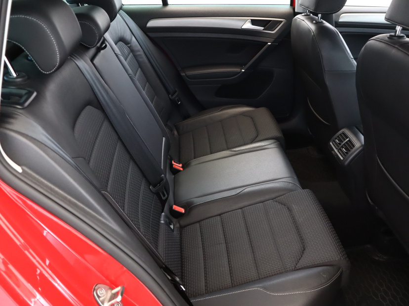 Volkswagen Golf, 2016