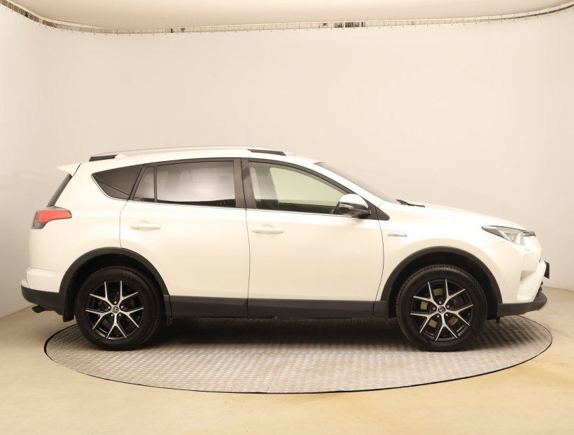 Toyota RAV 4, 2018