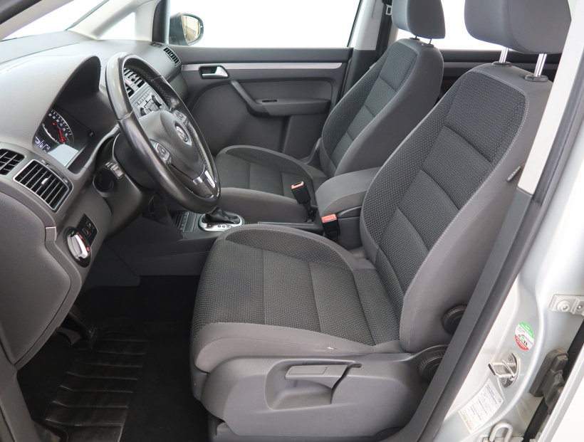 Volkswagen Touran, 2011