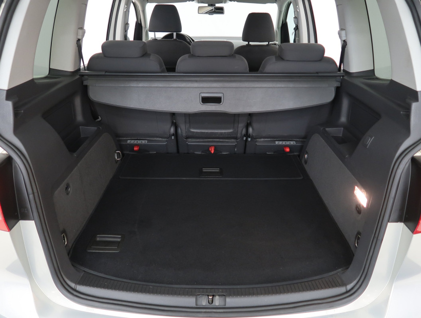 Volkswagen Touran, 2011