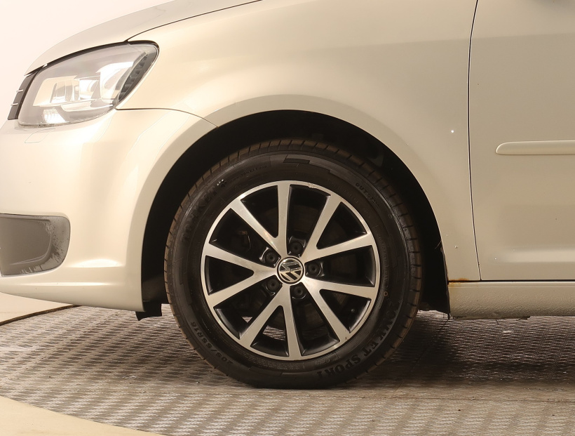 Volkswagen Touran, 2011