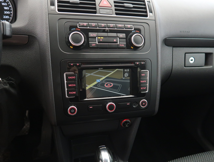 Volkswagen Touran, 2011