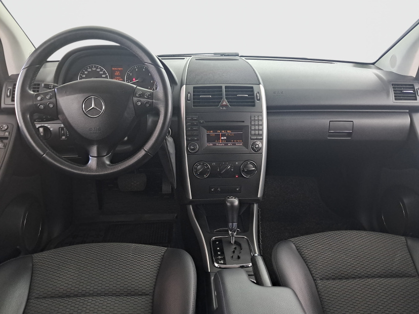 Mercedes-Benz A, 2011