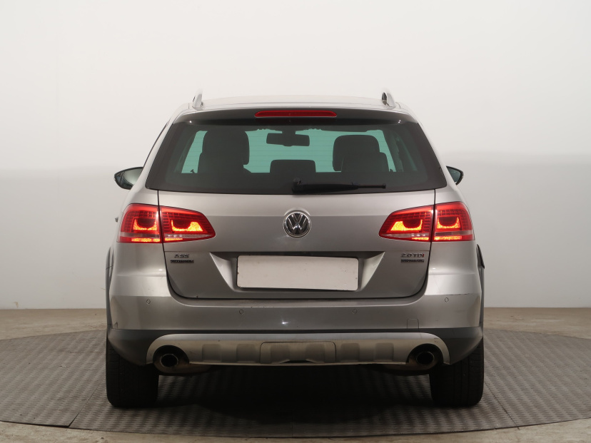 Volkswagen Passat, 2015