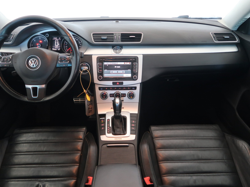Volkswagen Passat, 2015
