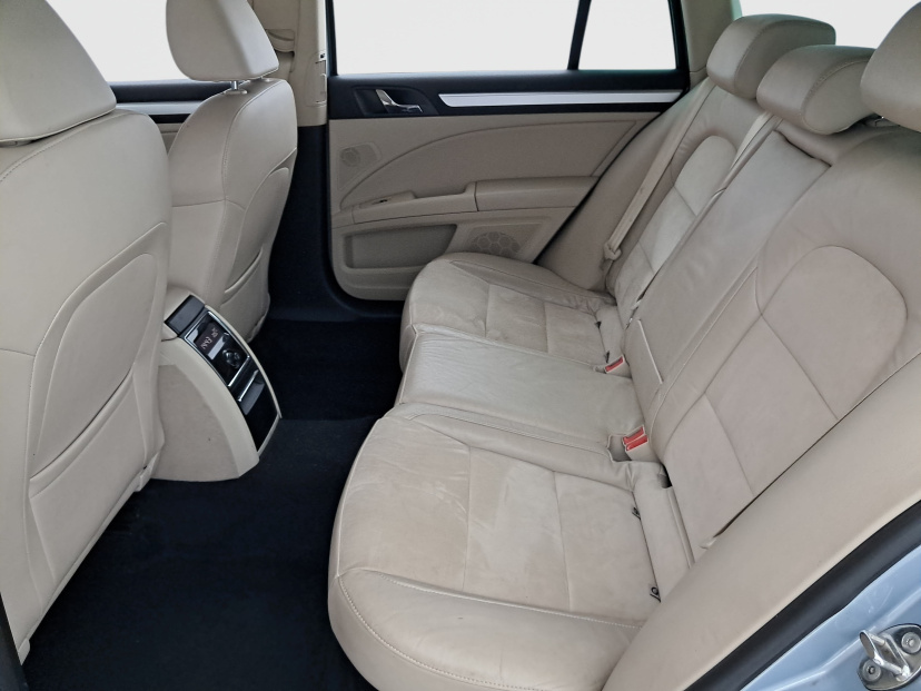 Škoda Superb, 2011