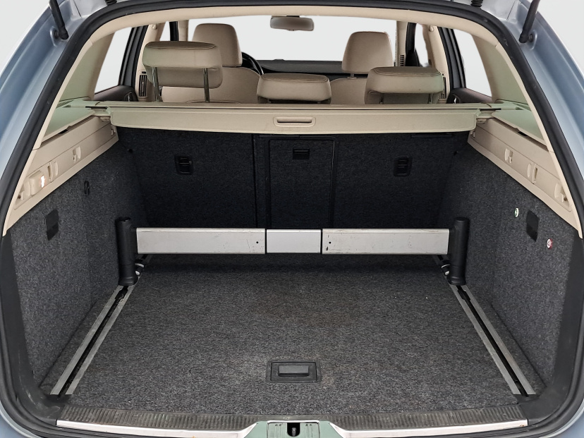 Škoda Superb, 2011