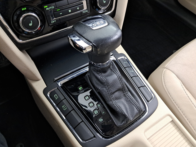 Škoda Superb, 2011