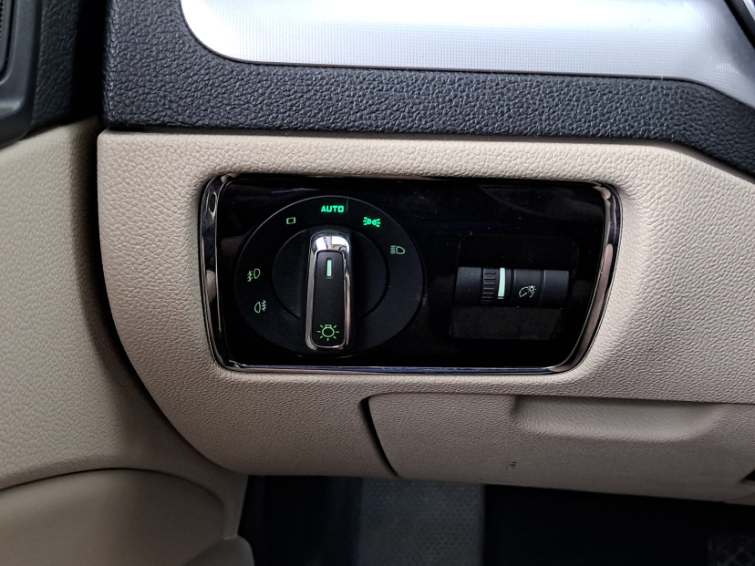 Škoda Superb, 2011