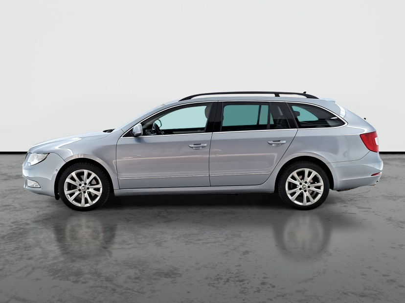 Škoda Superb, 2011