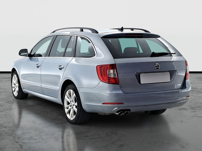 Škoda Superb, 2011
