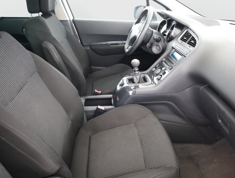 Peugeot 5008, 2011