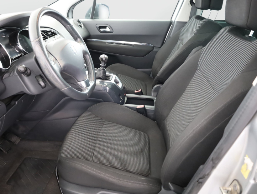 Peugeot 5008, 2011