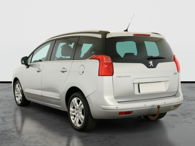 Peugeot 5008, 2011