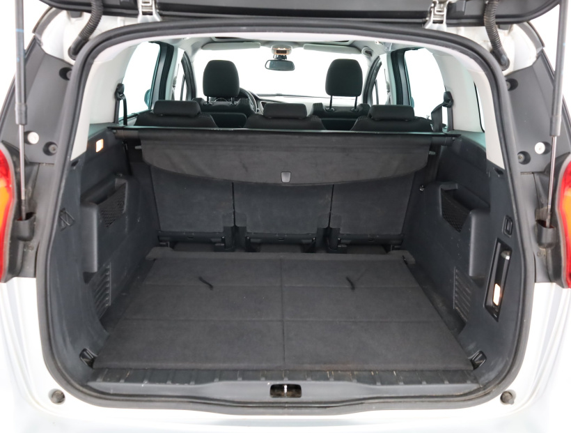Peugeot 5008, 2011